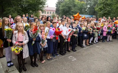 Снова в школу: как российские знаменитости и их дети провели 1 Сентября //  Новости НТВ