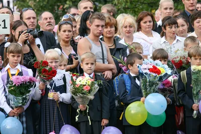 Кафе \"Дело в Соусе\" - Завтра уже 1 сентября🍂 Приглашаем отметить этот день  вместе. Ждём Вас ⏰ ✔️Анимационная программа 14:00 ✔️Фотограф 14:30  ✔️Мастер-класс для детей 16:00 ✔️Сладкое угощение КАЖДОМУ ребёнку🍬 Будет  весело!