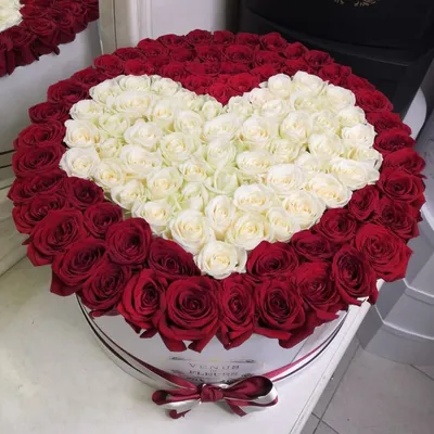 Букет из 101 красной розы купить за 20 240 руб. с круглосуточной доставкой  | Мосцветторгком