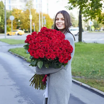 Акция!) 101 красная роза в премиум коробке - Доставкой цветов в Москве!  1663 товаров! Цены от 487 руб. Цветы Тут