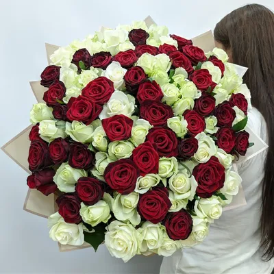 Букет из 101 красной розы 40см (Кения) с доставкой по СПб | Розы недорого в  интернет-магазине цветов Флористка Кэт