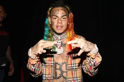 Supervillain: The Making of Tekashi 6ix9ine (TV Mini Series 2021) - IMDb