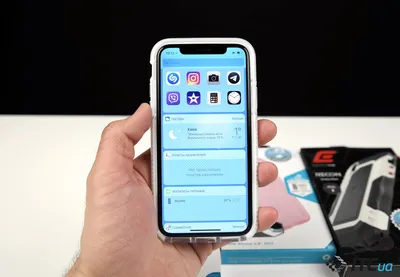 Айфон 10 в руке: скачать в формате JPG с высоким разрешением