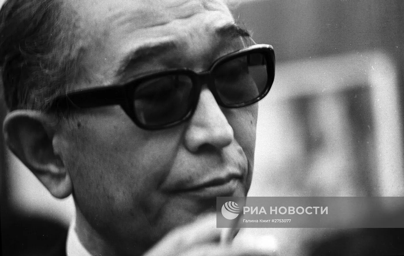 Фотография Акиры Куросавы: режиссера, чьи фильмы вдохновляют многих до сих пор. Фотография Акиры Куросавы: режиссера, чьи фильмы вдохновляют многих до сих пор.