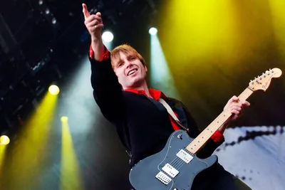 sound_of_white_noise - ~ Alex Kapranos of Franz Ferdinand is 48. ~ 🎤 Born  on the 20 of March 1972 Alexander Paul Kapranos Huntley, an English-born  Scottish musician, singer, songwriter, record producer, and