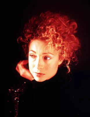 Алекс Кингстон (Alex Kingston) - актриса - фотографии - голливудские  актрисы - Кино-Театр.Ру