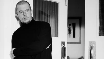 Alexander McQueen (Александр Маккуин) биография знаменитого дизайнера:  фото, история - Интернет магазин сумок Blanknote