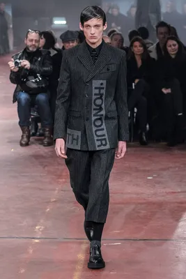 Новая Коллекция Мужская одежда Menswear Spring 2018 Alexander McQueen,  каталог фотографий Alexander McQueen Весна-Лето 2018