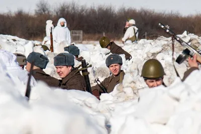 Презентация для классного часа \"Александр Матросов, Зоя Космодемьянская\" (9  класс)