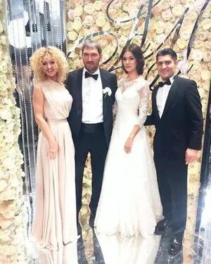 Александр Овечкин и Настасья Шубская сыграли свадьбу