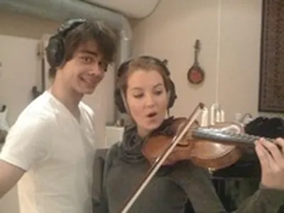 Победитель Евровидения-2009 Александр Рыбак заиграл Stefania на скрипке  \"Люблю эту песню\" - Showbiz