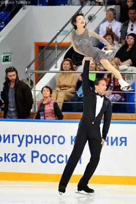 https://sport24.ru/news/figureskating/2019-11-03-smirnov-lipnitskaya-nachala-vyigryvat-medali-poyavilas-korona-ona-slomalas-psikhologicheski