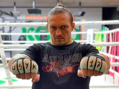 Боксер Александр Усик заявил, что планирует баллотироваться в президенты  Украины - АЗЕРТАДЖ