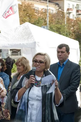Выборы президента Украины 2019: Александра Кужель выгуляла мужа и сумочку  за 145 тыс. гривен - ЗНАЙ ЮА