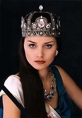 С 1996 года и до наших дней: как выглядели победительницы конкурса «Мисс  Россия» | WMJ.ru