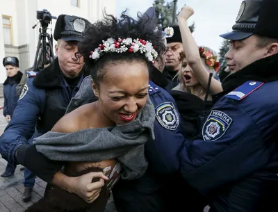 Femen — история предательства (L'OBS, Франция) | 07.10.2022, ИноСМИ
