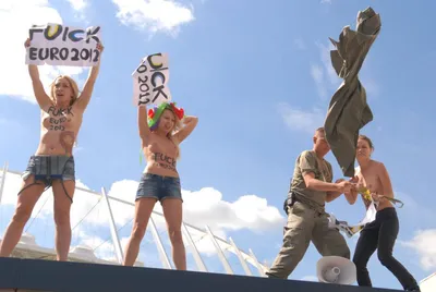 FEMEN заявило об исчезновении своих активисток после акции протеста в  Минске - ФОКУС