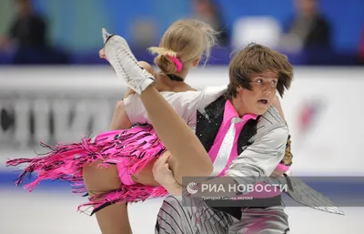 Бесконечные ноги Степановой и томная улыбка Чок: самые сексуальные  фигуристки, ради которых стоит смотреть Олимпиаду | WOMAN