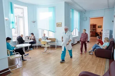 Стилист Рогов сделал блефаропластику и показал фото после операции | РБК  Life