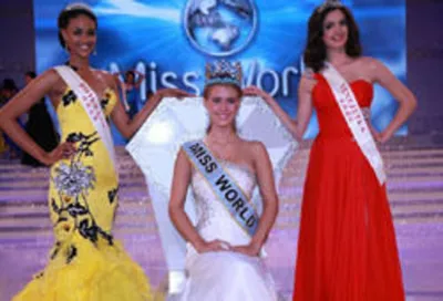 Победительница конкурса \"Мисс Мира-2010\" и ее соперницы - РИА Новости,  31.10.2010