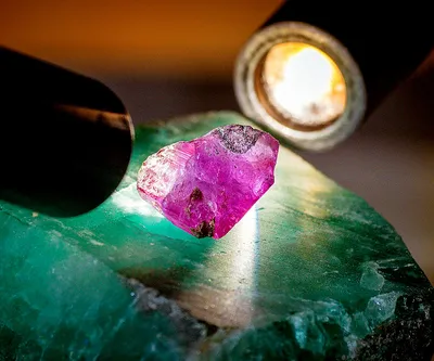 Ювелирный александрит: природный уральский камень александрит - Gem Lovers