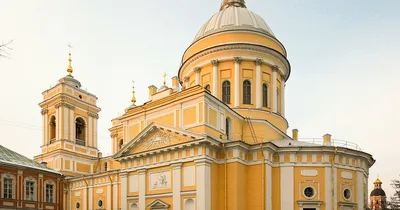 Троицкий собор Александро-Невской Лавры в городе Санкт-Петербург