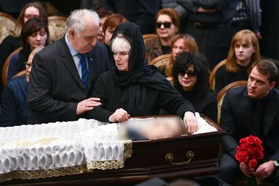 На похоронах Булдакова заметили его внебрачного сына :: Новости :: ТВ Центр