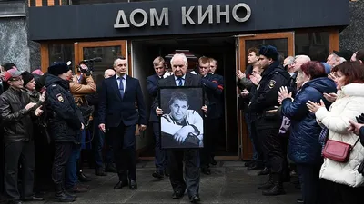 Алексея Булдакова похоронили на Троекуровском кладбище – Коммерсантъ