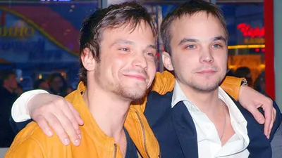Трое из ларца»: Алексей Чадов показал фото с сыном и братом - KP.RU