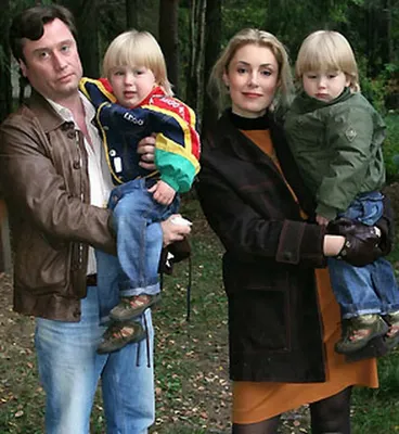 Как выглядят сыновья-близнецы Марии Шукшиной, которых она забрала у их  родного отца в 7 лет | Первый Звёздный | Дзен