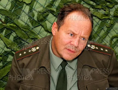 Актер Алексей Маклаков поздравил военнослужащих Кореновского района