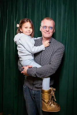 Алексей Серебряков: отбил жену у канадца, усыновил сирот и удержался на  плаву после скандала | STARHIT