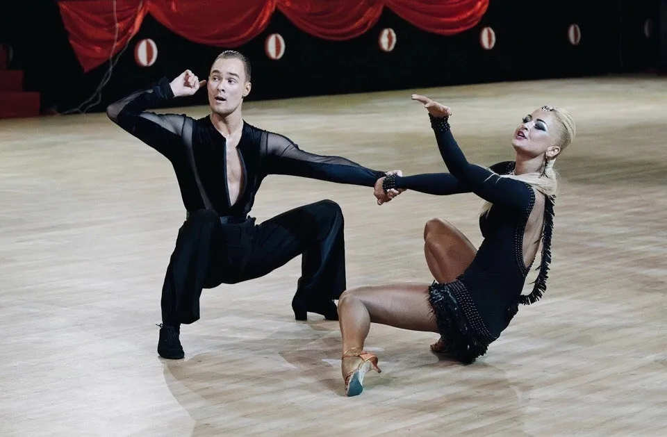 Полет, динамика, элегантность — каким видят American smooth 6-кратные чемпионы России Алексей Половников и Ольга Щербина - самые свежие новости на портале Dance.ru Полет, динамика, элегантность — каким видят American smooth 6-кратные чемпионы России Алексей Половников и Ольга Щербина - самые свежие новости на портале Dance.ru