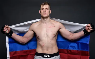 Россиянин Волков одержал победу в главном бою турнира UFC в Лас-Вегасе ::  Единоборства :: РБК Спорт