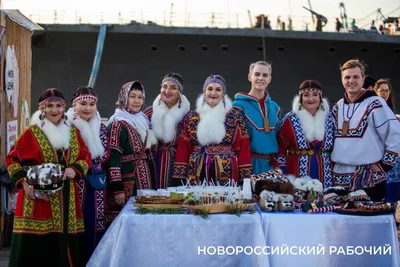 С шумом, плясками, песнями и щедрыми застольями в Новороссийске отгуляли  31-й фестиваль национальных культур «Новороссияне» – Новости Новороссийска