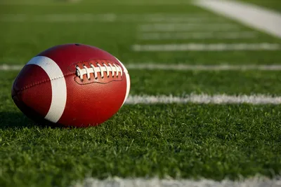 Чем отличаются регби и американский футбол: правила, формат игр, мяч,  экипировка