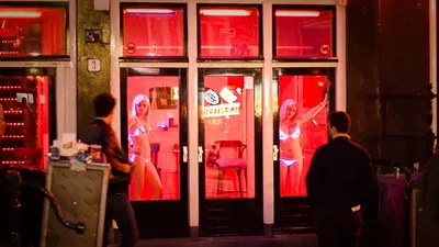 Секс-работницы – не достопримечательность: в квартале \"красных фонарей\"  запретят экскурсии - 24 Канал