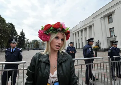 FEMEN прячет под свое крыло опальную порноактрису | Українські Новини