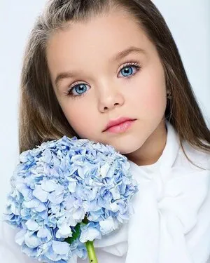 Самая красивая девочка в мире – шестилетняя Анастасия Князева из Перми |  Glamour