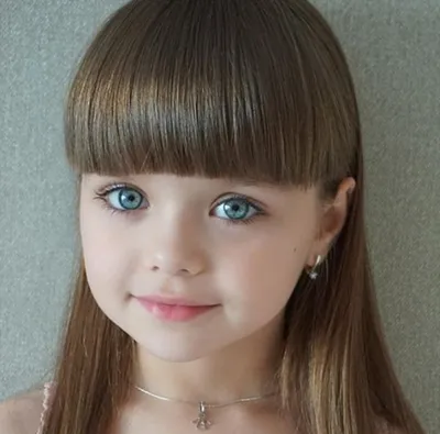 Как «самая красивая девочка в мире» выглядела в День знаний | OK-magazine.ru