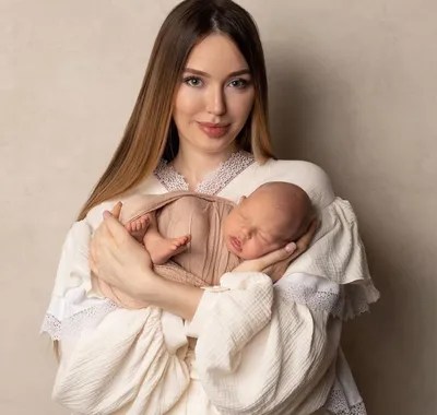 Маленькая крошка\": Тарасов и Костенко рассекретили имя новорожденной дочки  :: Новости :: ТВ Центр