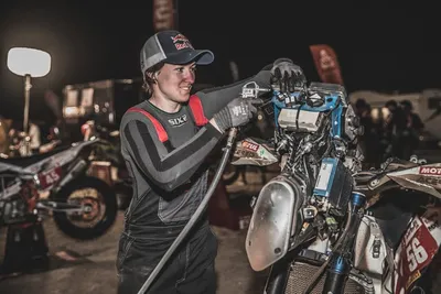 VEB Racing и Анастасия Нифонтова дебютируют в катарском ралли Sealine Cross  Country Rally — Репортажи — Мотогон ( Мотокросс , Эндуро, motocross )