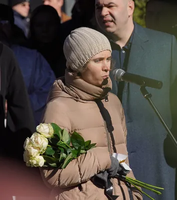 Внебрачные дети на прощании с Жириновским: печальные кадры