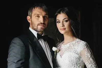 Анастасия Шубская поздравила Александра Овечкина с третьей годовщиной  свадьбы: \"Важнее семьи нет ничего в жизни\"