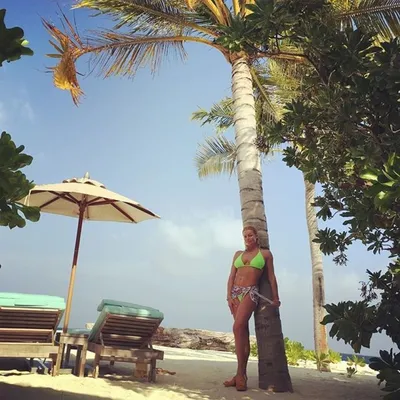 Ребята, вы ох*ели что ли? Я сейчас на Мальдивах отдыхаю», — так Анастасия  Волочкова ответила на вопрос о долге перед ТСЖ за… | Instagram