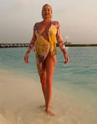 Абсолютно голая Анастасия Волочкова на мальдивском пляже произвела фурор