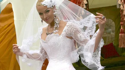 Свадьба будет в Лапландии»: Волочкова назвала дату бракосочетания с  кондитером