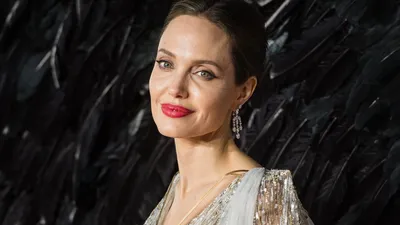 Анджелина Джоли на премьере нового фильма поразила худобой: тревожные фото