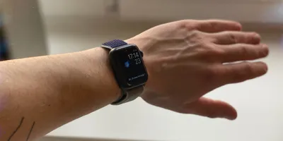 Apple Watch на руке: картинка в высоком разрешении