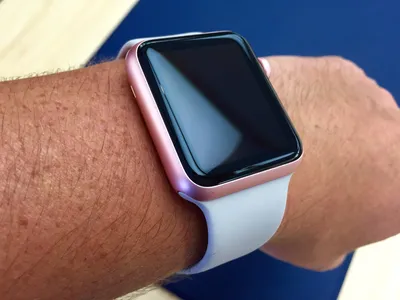Apple Watch на руке: фото с надписью Sport